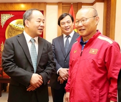 Chủ tịch VFF hé lộ "điều khoản tốt" cho HLV Park Hang Seo