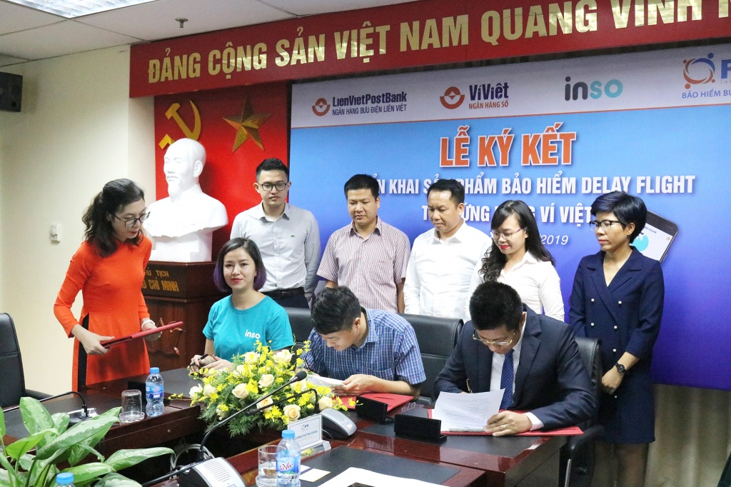 lienvietpostbank hop tac voi pti cung cap dich vu mua bao hiem tre chuyen bay