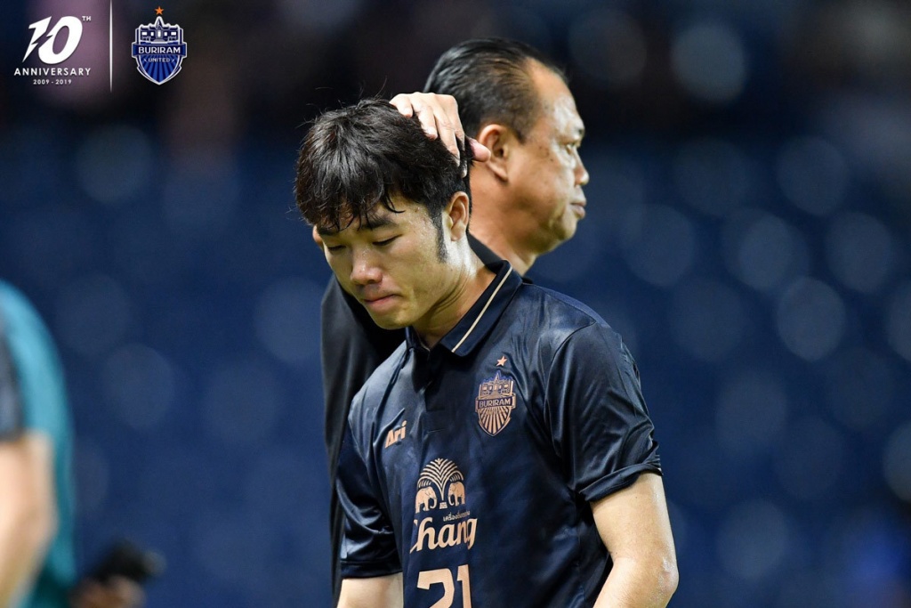 buriram united choi khong dep sau khi cham dut hop dong voi xuan truong