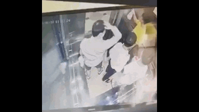 Phẫn nộ người đàn ông hành hung bé trai trong thang máy chung cư