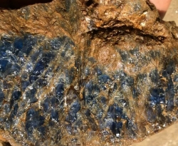 Video: Tận thấy viên đá quý giá gần 4 tỉ đồng ở Yên Bái