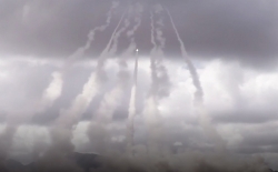 Video: Cận cảnh lính Mỹ khai hoả hệ thống tên lửa HIMARS ở Australia