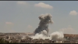 video khoanh khac nga doi bom thoi bay trung tam dau nao cua phien quan syria