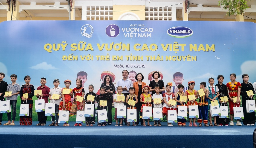 quy sua vuon cao viet nam va vinamilk chung tay vi tre em thai nguyen