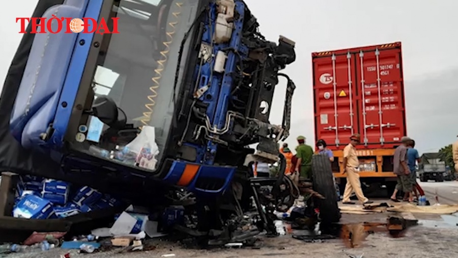 video toan canh chi tiet vu xe tai lat de 5 nguoi chet o hai duong