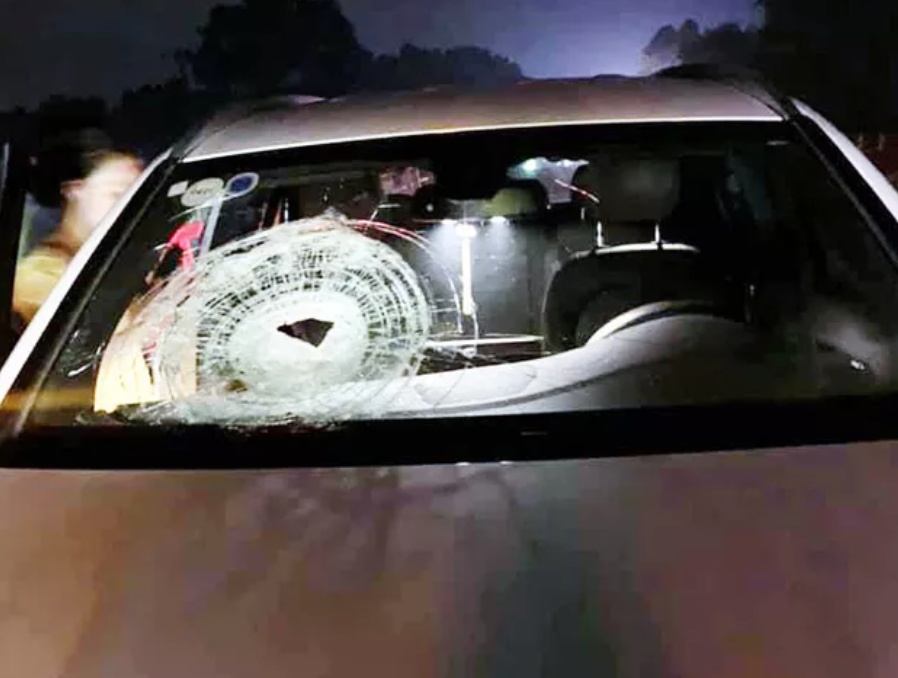 Tin mới vụ Mercedes bị ném đá thủng kính, 1 người bị thương trên cao tốc Hà Nội-Thái Nguyên