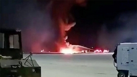 Cận cảnh tiêm kích F16-CM của Mỹ phát nổ khi lao xuống đường băng
