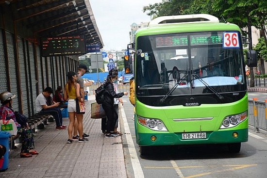 thuc hu xe buyt ngung hoat dong o tp hcm tu 1582020 do thieu tien