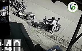clip bo giai cuu con trai suyt bi xe ban tai dam trung nho du cam tu truoc