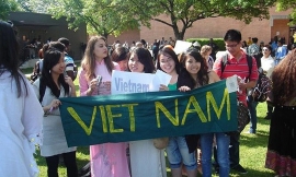 dsq viet nam tai my khuyen cao 24000 du hoc sinh co the bi truc xuat vi hoc online