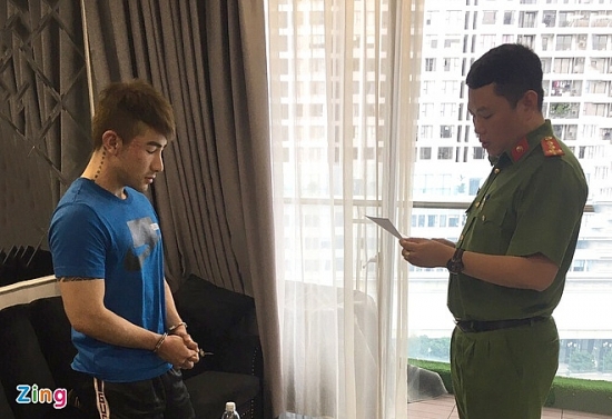 luc trieu vy khai tim nguoi dep giong hoa hau lam gia cmnd de lua ban dam cho dai gia