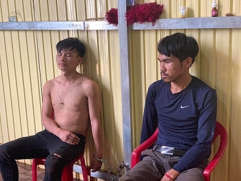 Clip: Cảnh sát chặn bắt xe chở 200 kg ma túy từ Lào về Việt Nam