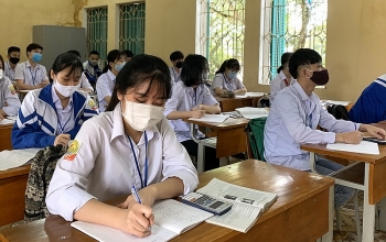 Thi tốt nghiệp THPT 2020: Học sinh Hà Nội phải đeo khẩu trang, mỗi điểm thi bố trí ít nhất 5 nhân viên y tế
