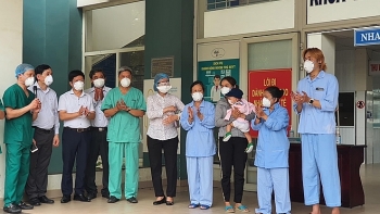 Thêm 10 bệnh nhân COVID-19 được chữa khỏi bệnh, trong đó có bé 1 tuổi ở Đà Nẵng