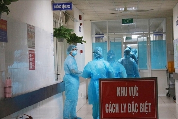 bo y te khoang 30 nhan vien y te duong tinh voi covid 19