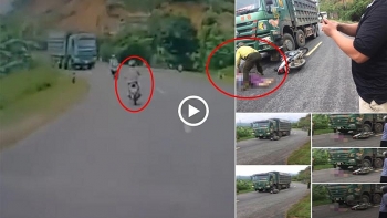 clip co lan lan vuot au nguoi phu nu lao thang vao dau xe tai