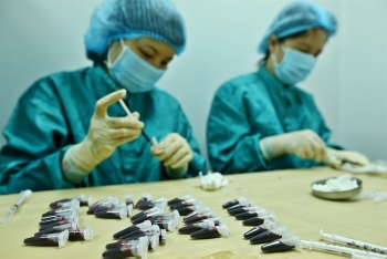 Vaccine COVID-19 Việt Nam: Cố gắng năm 2021 thử nghiệm lâm sàng giai đoạn 3