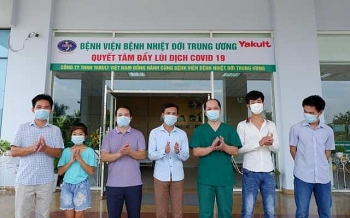 be gai 10 tuoi va 5 benh nhan covid 19 duoc cong bo khoi benh
