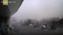 Video: Rò khí gas, quán ăn nổ tung, 19 người thương vong