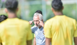 HLV trưởng UAE làm điều gây sốc trước trận gặp ĐT Việt Nam