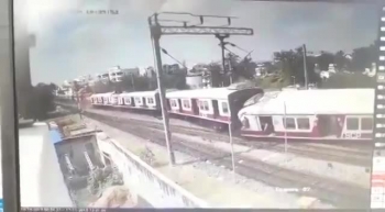 video soc canh 2 doan tau hoa dam thang vao nhau o an do