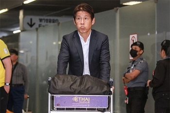 Thái Lan muốn sớm 'tống khứ' HLV Akira Nishino