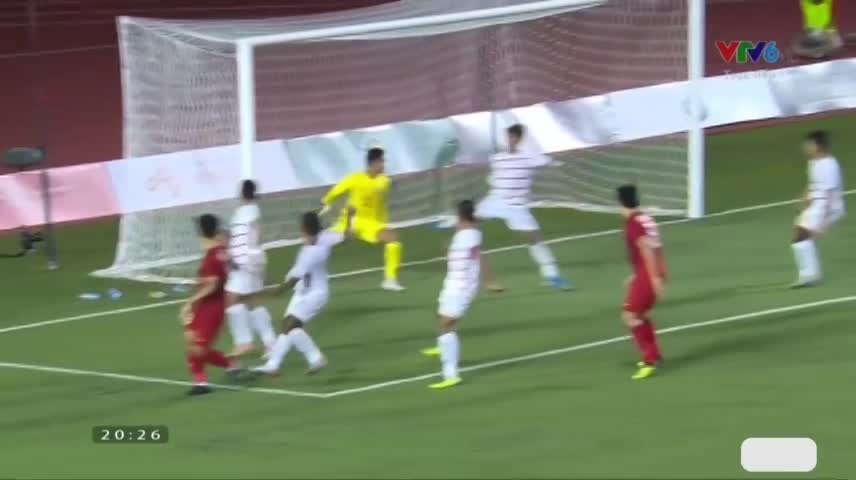 Video: Cú ra chân của Đức Chinh khiến cầu thủ U22 Campuchia phản lưới nhà, 4-0 cho U22 Việt Nam