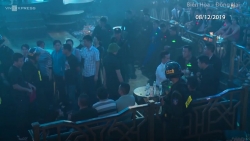 Video: GĐ Công an Đồng Nai Vũ Hồng Văn cùng hàng trăm cảnh sát đột kích quán bar