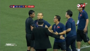 video hlv park hang seo nhan the do truc tiep trong tran u22 viet nam vs u22 indonesia