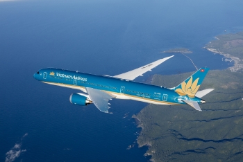 hanh khach dau bung may bay vietnam airlines ha canh khan cap xuong an do