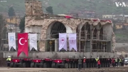 Video: Gần Lễ Giáng sinh, Thổ Nhĩ Kỳ di dời nhà thờ cổ nặng 1700 tấn bằng... xe tải