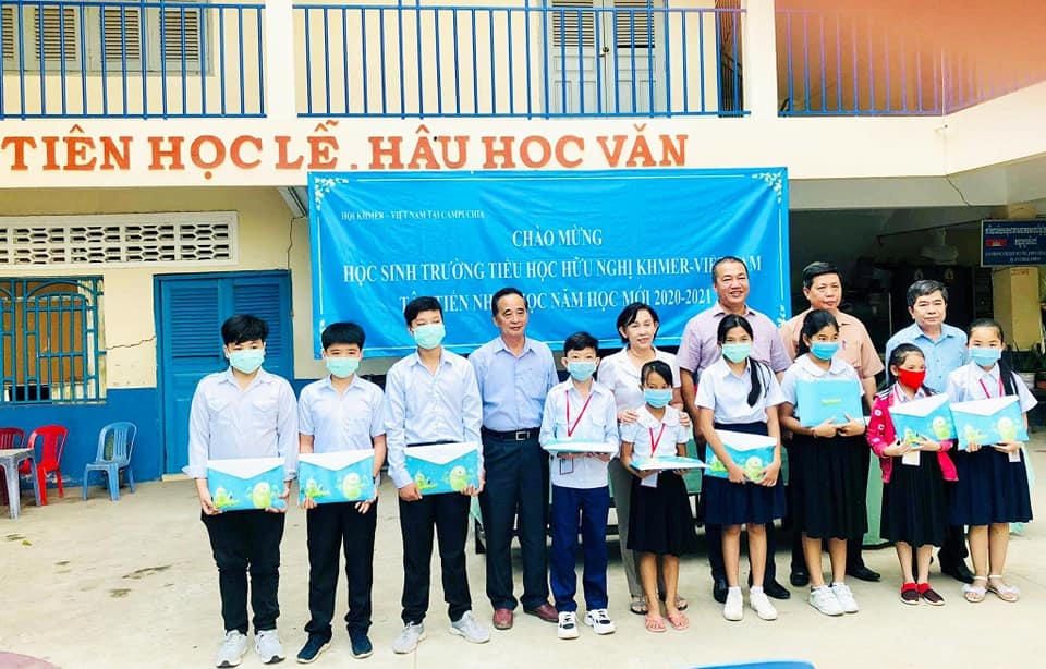 Trường Tiểu học Hữu nghị Khmer - Việt Nam Tân Tiến khai giảng năm học mới