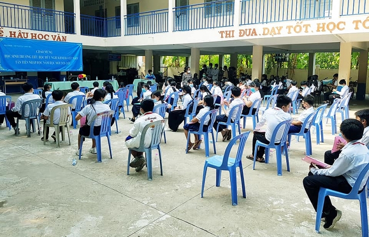 Trường Tiểu học Hữu nghị Khmer - Việt Nam Tân Tiến khai giảng năm học mới