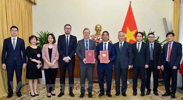 Đại sứ Anh Gareth Ward ấn tượng với cam kết của Việt Nam tại COP26 | Chính trị | Vietnam+ (VietnamPlus)