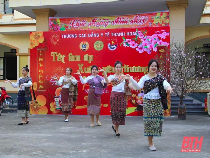 "Tết ấm áp, xuân yêu thương" dành cho các sinh viên Lào tại Thanh Hóa, Hà Tĩnh