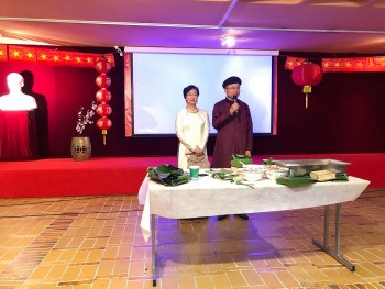 Hội Sinh viên Việt Nam tại Paris tổ chức “Ngày hội gói bánh chưng”