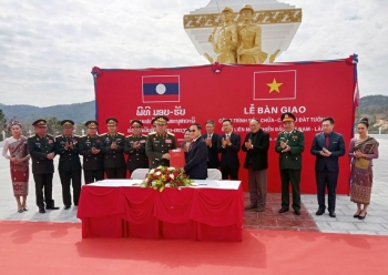 Hoàn thành trùng tu công trình Đài tưởng niệm Liên minh chiến đấu Lào-Việt Nam
