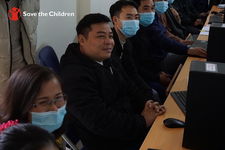 Hơn 200 học sinh và giáo viên Bảo Hà (Lào Cai) được tập huấn công nghệ thông tin nhờ Tổ chức Cứu trợ Trẻ em