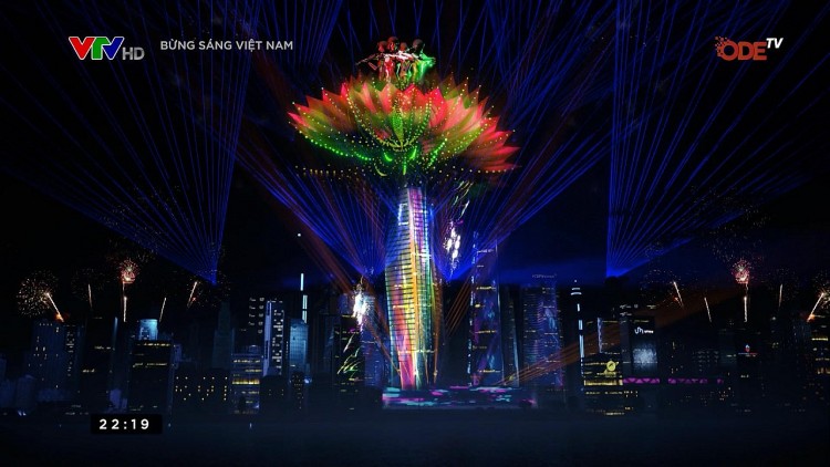 Màn Lightingshow rực rỡ trong “Bừng sáng Việt Nam 2022”