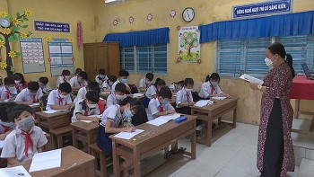 Học sinh Việt kiều Campuchia thấy yên tâm khi quay trở lại học trực tiếp tại Đồng Tháp và An Giang