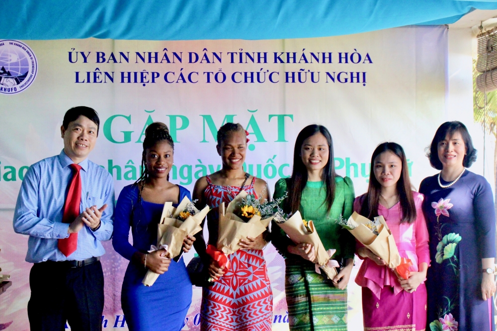40 đại biểu nữ là người nước ngoài tại Khánh Hòa gặp gỡ, giao lưu nhân ngày Quốc tế phụ nữ