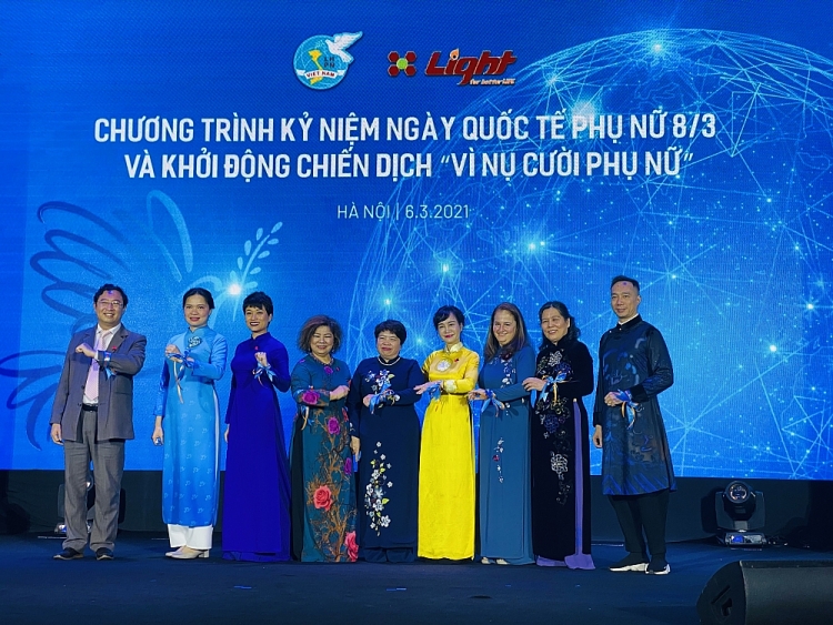 Hội LHPN Việt Nam khởi động chiến dịch “Vì nụ cười phụ nữ”