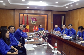 Đẩy mạnh tuyên truyền, giáo dục truyền thống quan hệ đặc biệt Việt Nam - Lào trong thế hệ trẻ Đẩy mạnh tuyên truyền, giáo dục truyền thống quan hệ đặc biệt Việt Nam - Lào trong thế hệ trẻ
