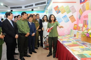 Hơn 300 hình ảnh, hiện vật quý về tình đoàn kết, hợp tác tin cậy, hiệu quả của công an Việt - Lào Hơn 300 hình ảnh, hiện vật quý về tình đoàn kết, hợp tác tin cậy, hiệu quả của công an Việt - Lào