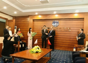 Đại sứ quán Nhật Bản trao chứng nhận "Giáo sư đặc biệt" cho Cục trưởng Đường thủy nội địa Việt Nam