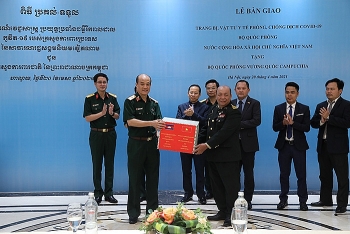 Ngày 22/4, Việt Nam bàn giao trang thiết bị hỗ trợ Campuchia phòng, chống dịch COVID-19 Ngày 22/4, Việt Nam bàn giao trang thiết bị hỗ trợ Campuchia phòng, chống dịch COVID-19