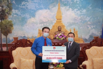 Trung ương Đoàn TN Việt Nam tặng 50.000 khẩu trang cho thanh niên Lào, Campuchia