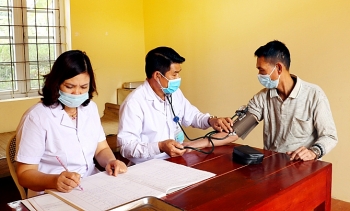 Sẽ theo dõi sức khỏe điện tử cho người lao động tại các khu công nghiệp Sẽ theo dõi sức khỏe điện tử cho người lao động tại các khu công nghiệp