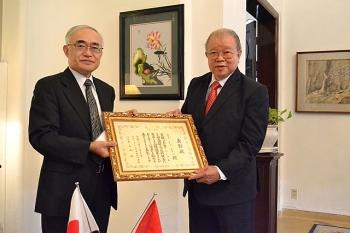 Cống hiến trong nông nghiệp và tăng cường quan hệ hữu hảo, Giáo sư Võ Tòng Xuân nhận Huân chương của Nhật Bản