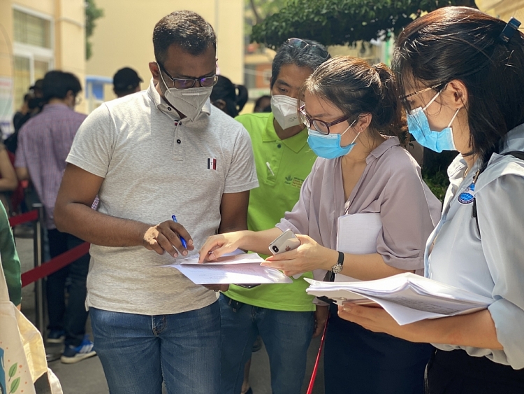 Tiêm chủng miễn phí vaccine COVID-19 cho hơn 1.000 cán bộ nhân viên các tổ chức PCPNN tại Việt Nam